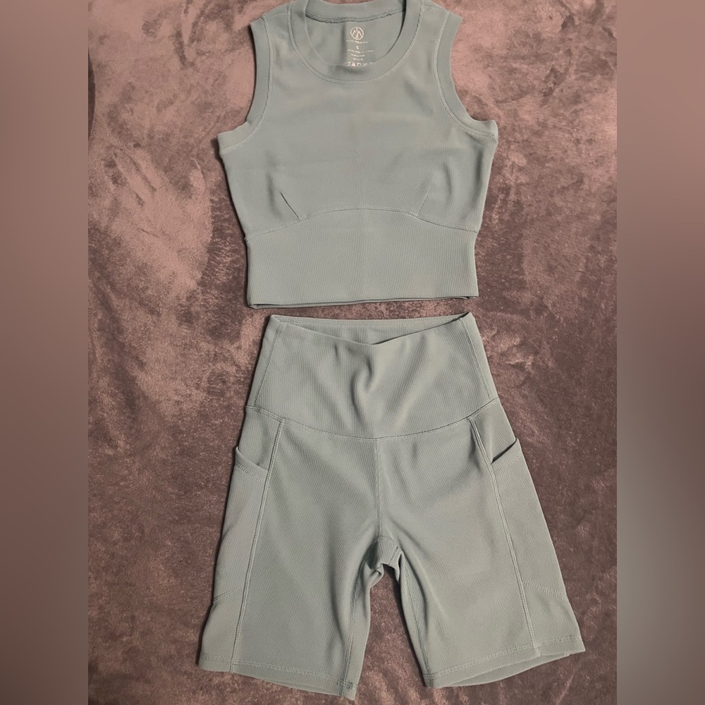 Move Theology brand, women’s gym set